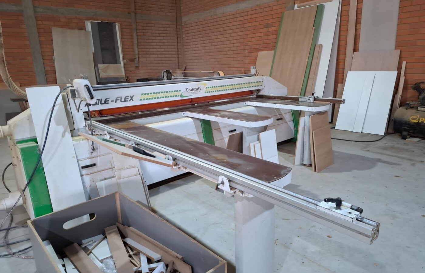 Seccionadora marca Usikraft, modelo Agile Flex