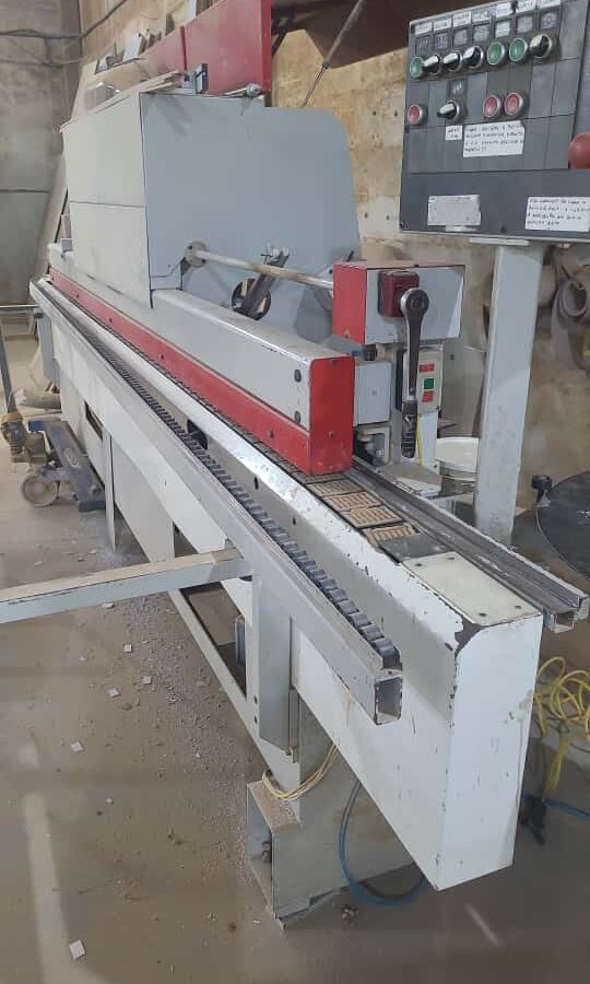 Coladeira de Bordas marca Homag, modelo DKR 410