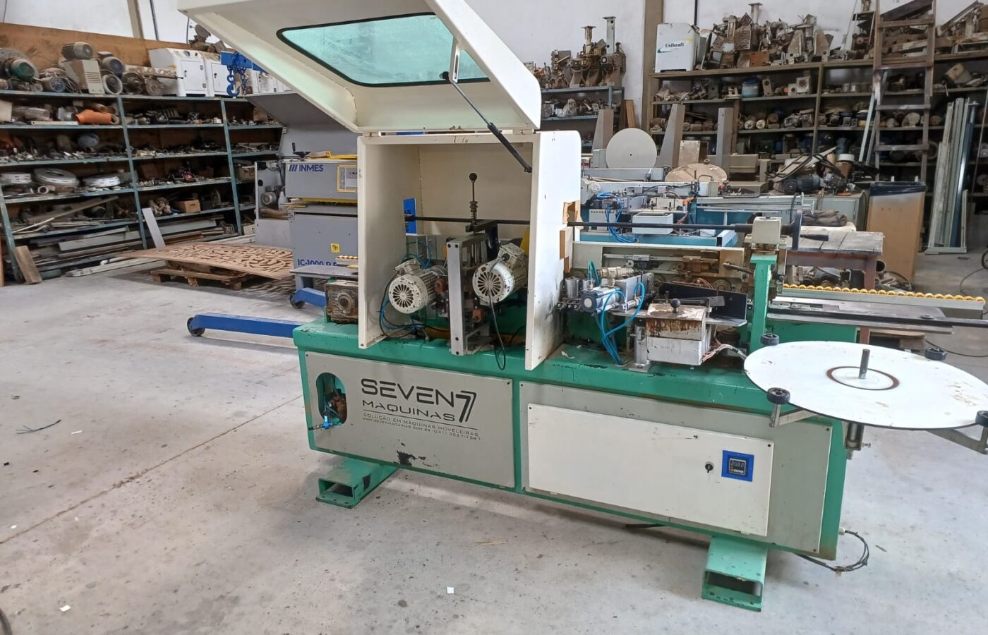 Coladeira de Bordas marca Seven Máquinas, modelo Omicrom ABS
