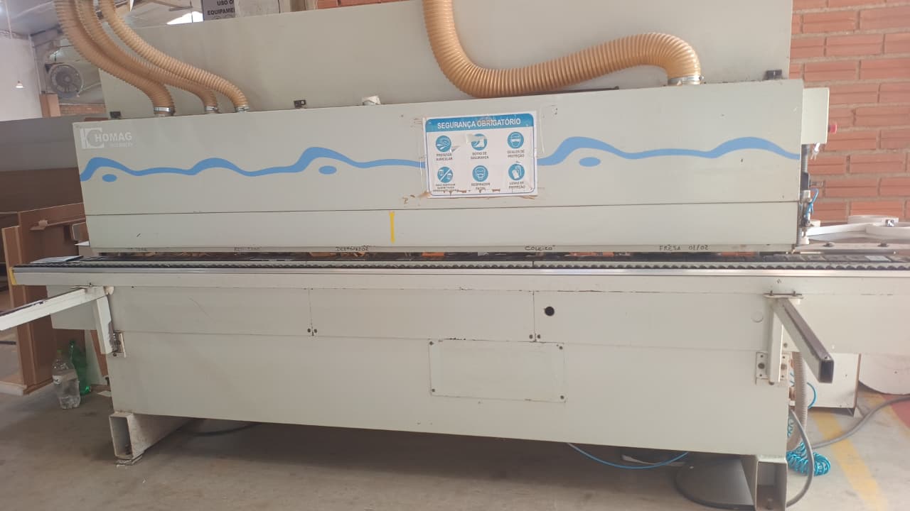 Coladeira de Bordas marca Homag, modelo DKR130
